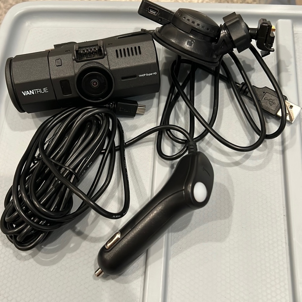 Vantrue dash cam. Both side great condition barely used
